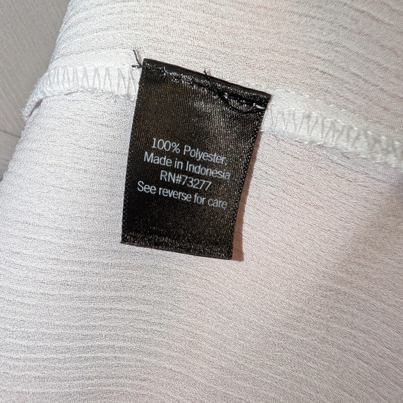 Simply Vera Vera Wang White V-Neck Cap Sleeve Blouse - Picture 5 of 6